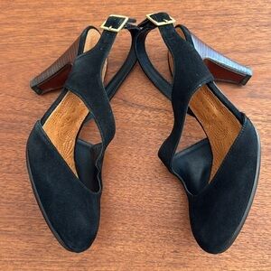 new Chie Mihara ‘Noveno’ Black Suede Cross-Strap Pumps in Black, size 5.5
